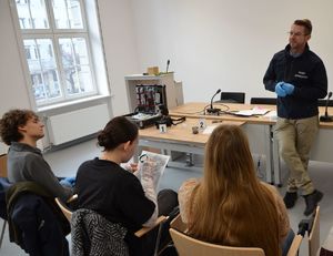 Policjanci na spotkaniu ze studentami