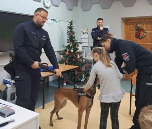 Policjanci na spotkaniach z dziećmi i młodzieżą