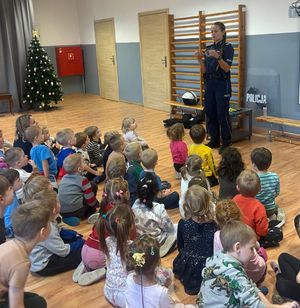 Policjanci na spotkaniach z dziećmi i młodzieżą