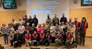 Seniorzy uczestniczący w spotkaniu