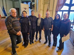 Policjantki z seniorami