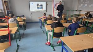 Policjant z dziećmi