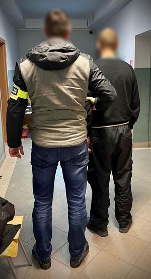 Mężczyzna zatrzymany wraz z policjantem