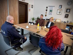 Spotkanie zwycięzcy aukcji WOŚP z komendantem