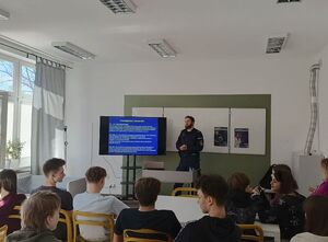 Hejt w sieci i mowa nienawiści tematem spotkań policjantów z uczniami