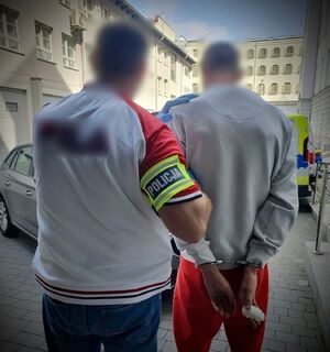 Zatrzymany mężczyzna i narkotyki